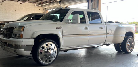 24" Polished Aluminum Wheels w/ Adapter Kit and Chrome Caps (Chevy/GMC 3500 DRW 2001-2010)